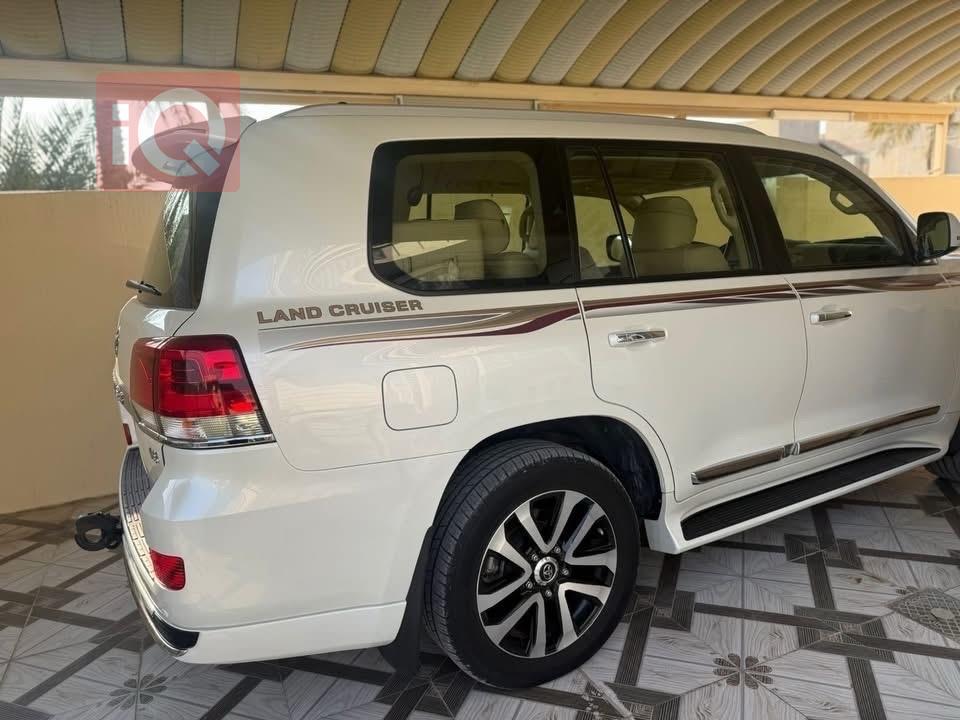 تويوتا لاندكروزر